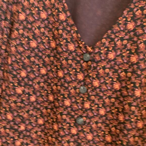 Madewell Burgundy Micro Floral Long Sleeve V-Neck Button Down Blouse - Picture 2 of 9